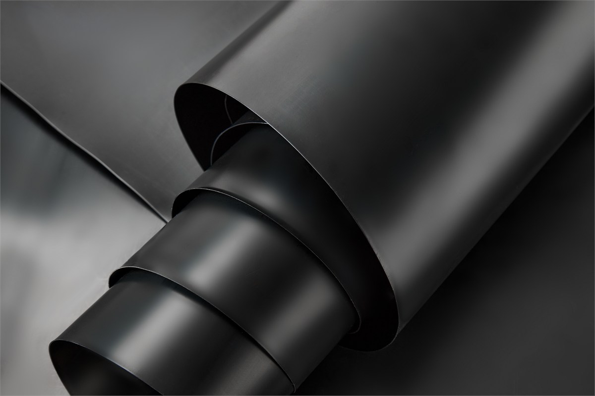 HDPE geomembrane liner with high impermeability for landfill, pond, and waterproofing applications