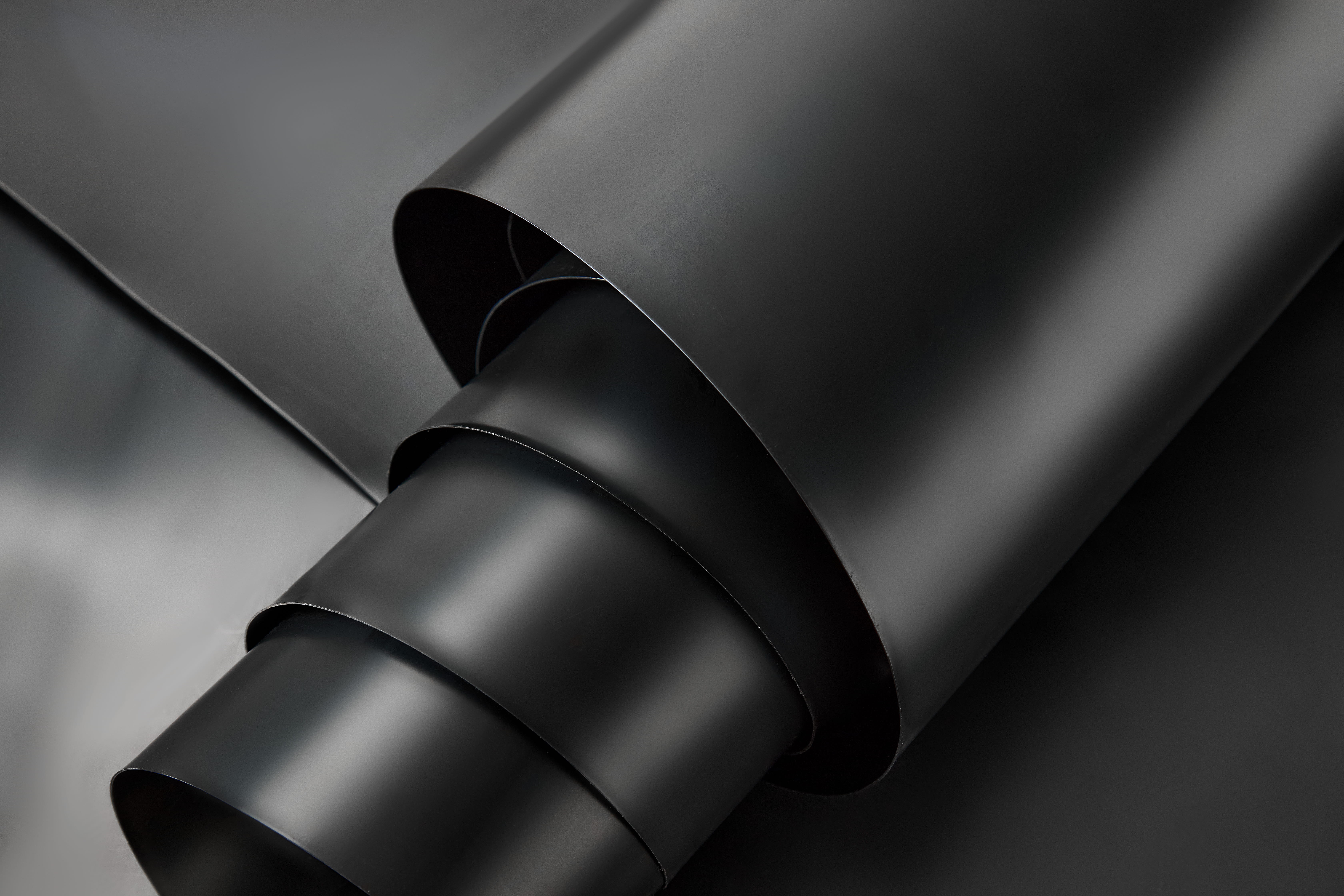 Màng bạt chống thấm HDPE dùng cho hồ nuôi, bãi rác và công trình